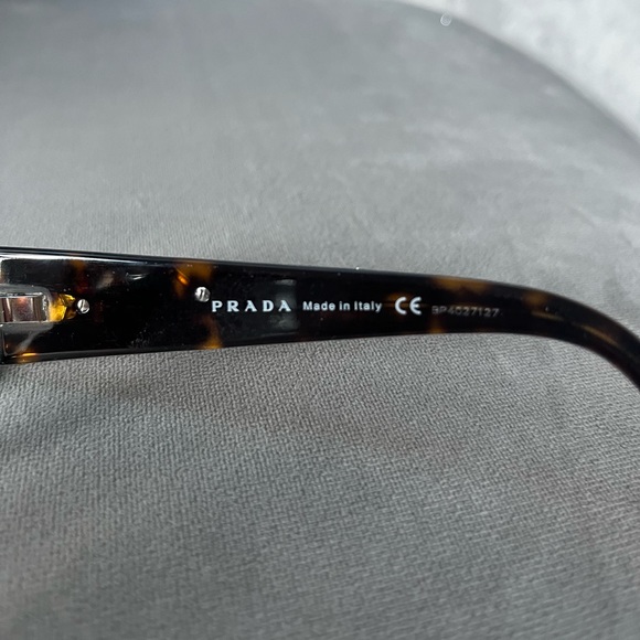❗️SOLD❗️Prada women’s eyeglass frames with prescription lenses - Picture 4 of 10